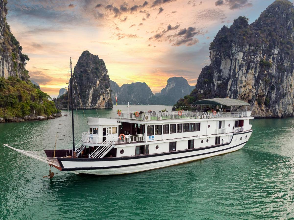 Hotel Legend Cruise Hạ Long Exterior foto