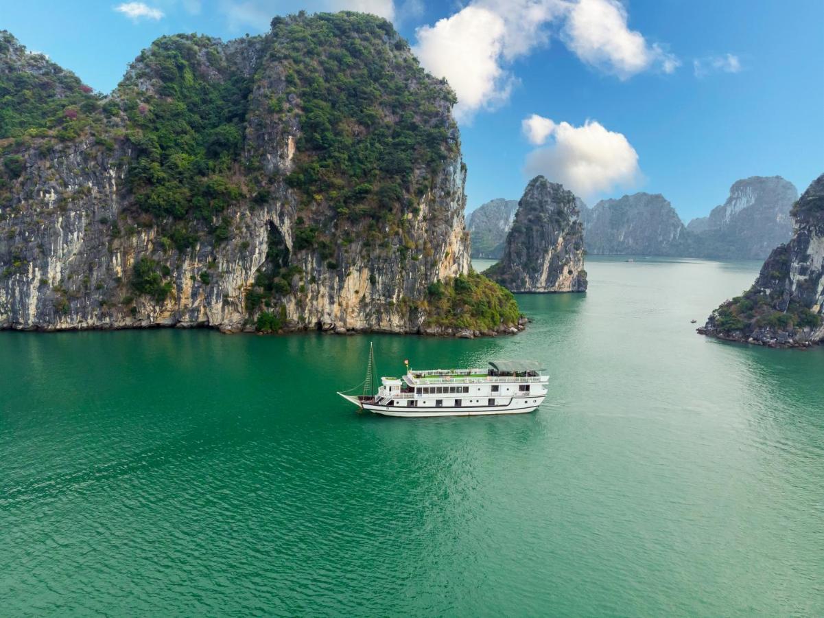 Hotel Legend Cruise Hạ Long Exterior foto