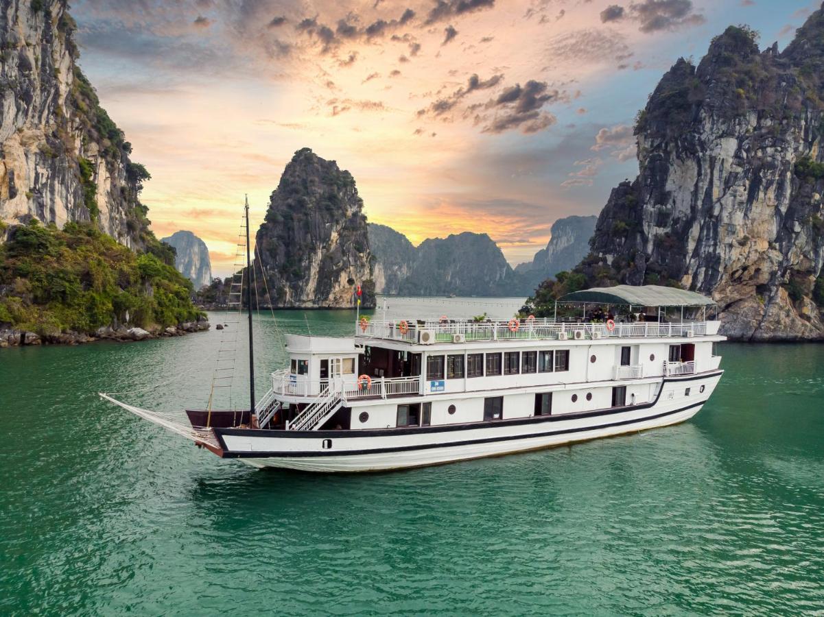 Hotel Legend Cruise Hạ Long Exterior foto